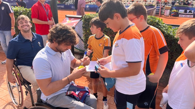 Pedro Martínez mantiene la ilusión en Valencia como único español en semifinales