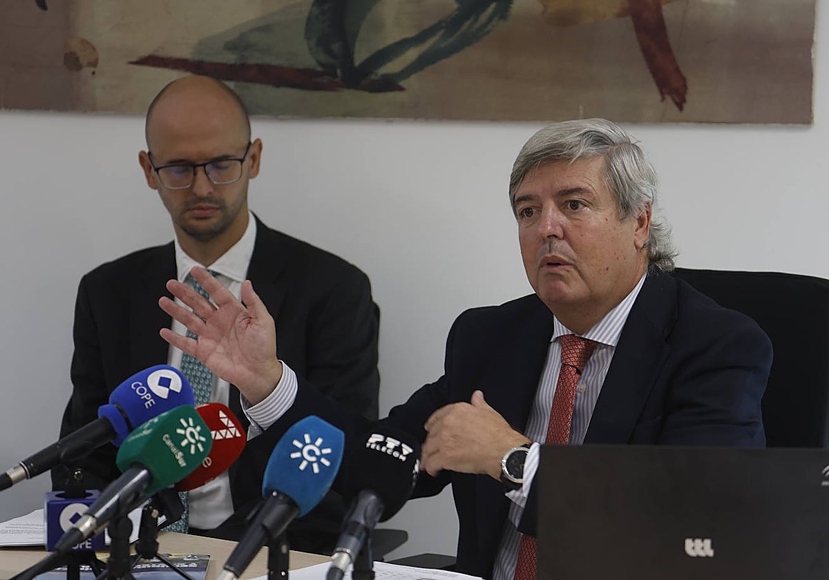 El fiscal Fernando Sobrón en la presentación de la memoria de Fiscalía en Córdoba