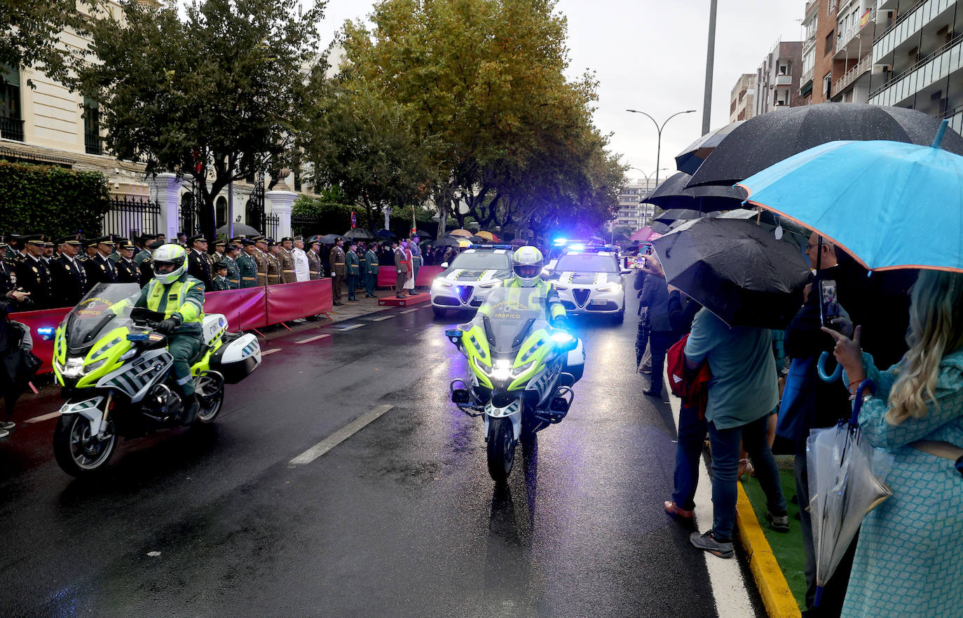 Fotos: el desfile y las condecoraciones de la Guardia Civil de Córdoba por el día de su patrona