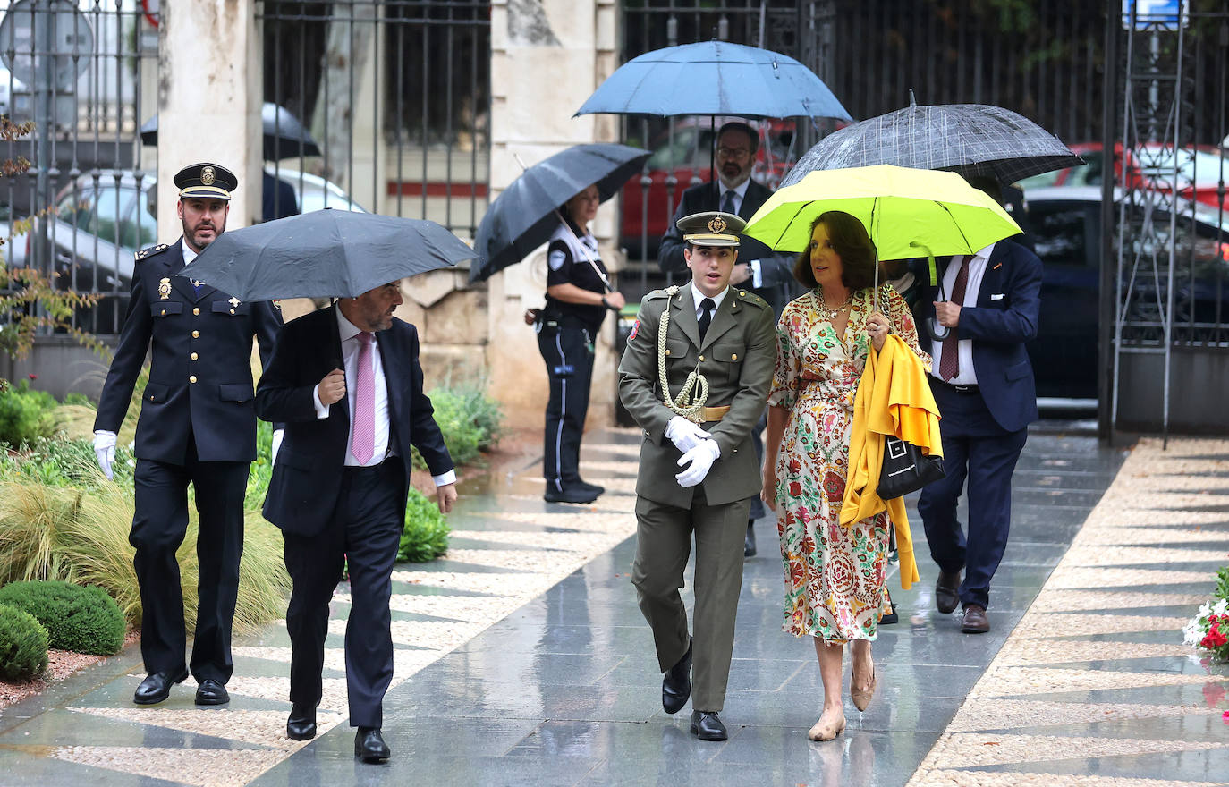 Fotos: el desfile y las condecoraciones de la Guardia Civil de Córdoba por el día de su patrona