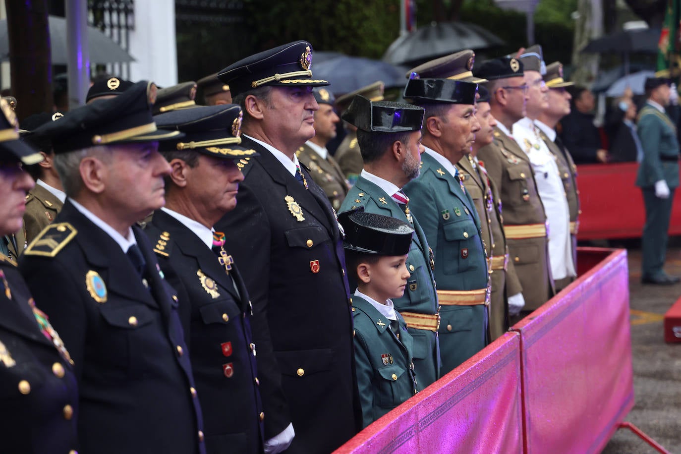 Fotos: el desfile y las condecoraciones de la Guardia Civil de Córdoba por el día de su patrona