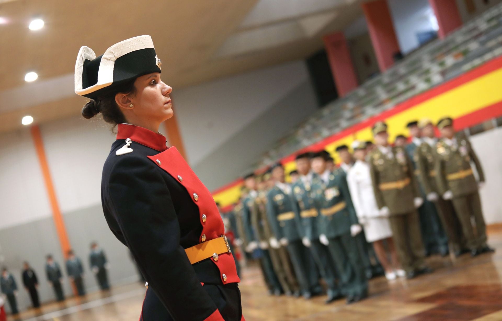 Las imágenes de la fiesta de la Guardia Civil, a cubierto