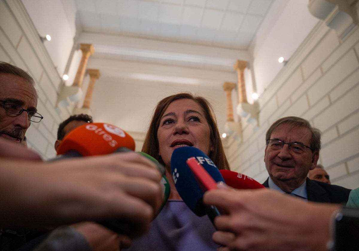 La presidenta del Congreso, Francina Armengol, durante un acto por el 50 aniversario de la Unión Militar Democrática (UMD) // Vídeo: Esto declaró Armengol en las comisiones de investigación del 'caso Koldo'