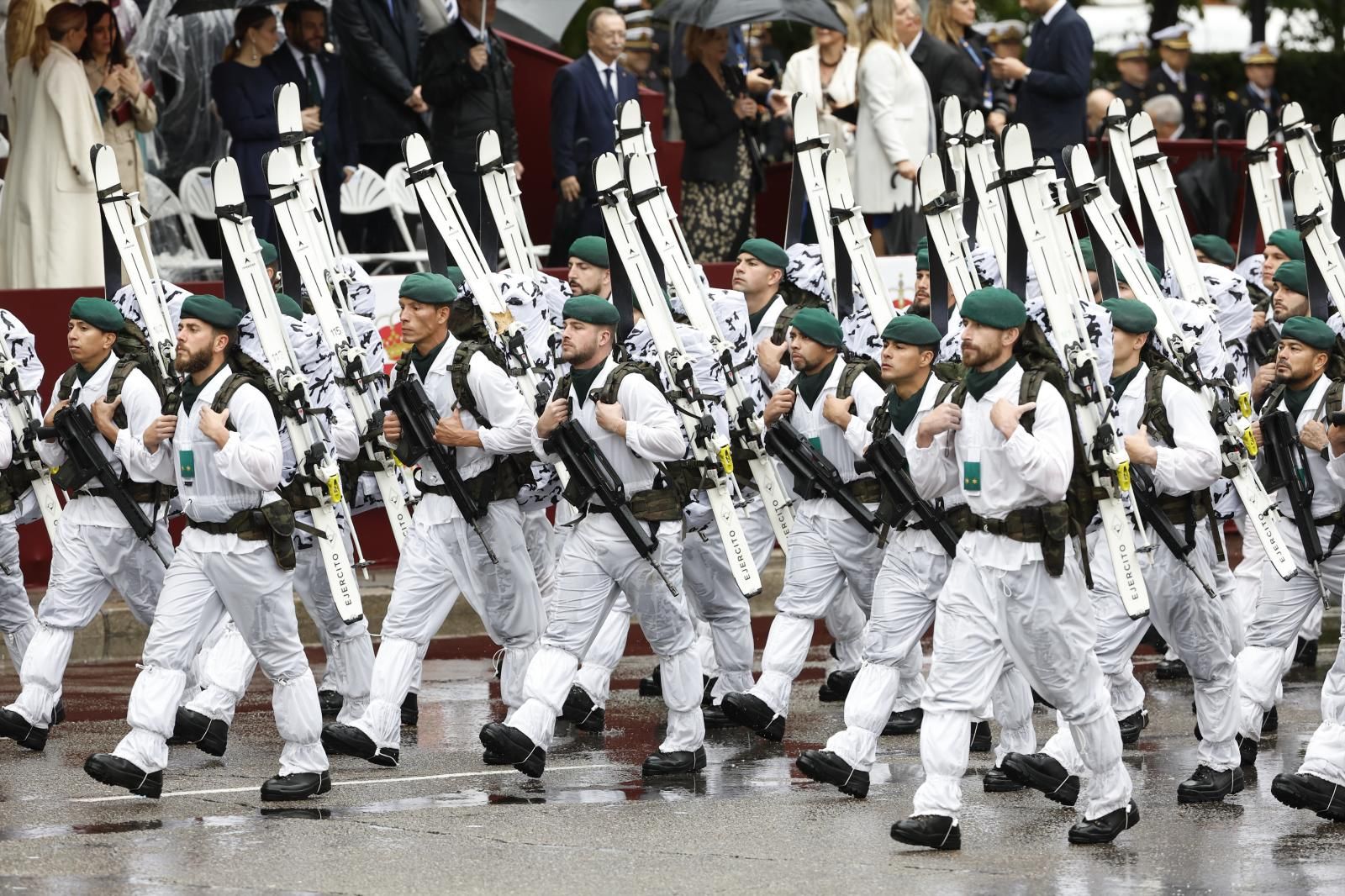 La Unidad de Montaña, una de las más vistosas que ha tenido el desfile, que ha transcurrido como siempre por el paseo del Prado y el paseo Recoletos