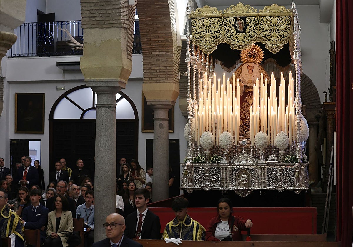 María Santísima del Dulce Nombre, en su paso de palio, este sábado en el interior de su templo