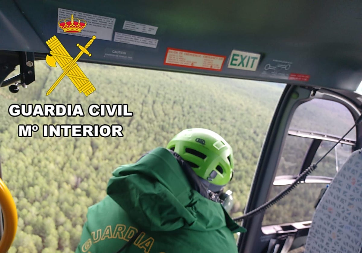 Helicóptero del Grupo de Rescate y Salvamento que ha participado en la búsqueda
