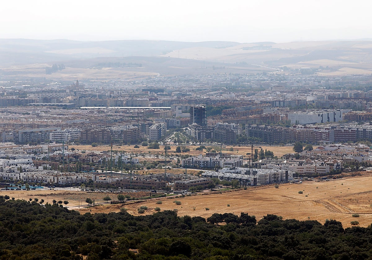 Expansión residencial del noroeste de Córdoba visa desde el Patriarca con los nuevos suelos a la derecha