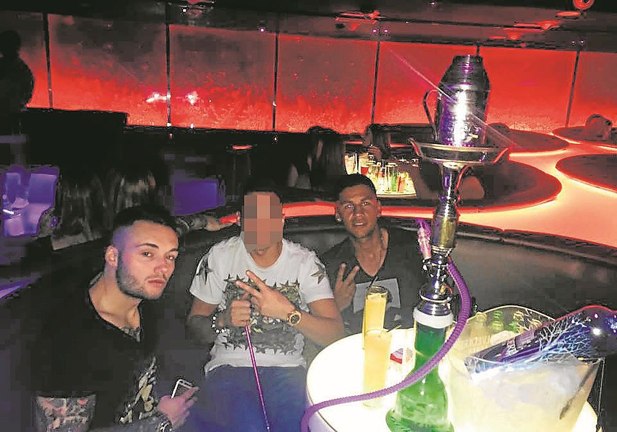 A la izquierda, Alex di Francesco, detenido en Roma