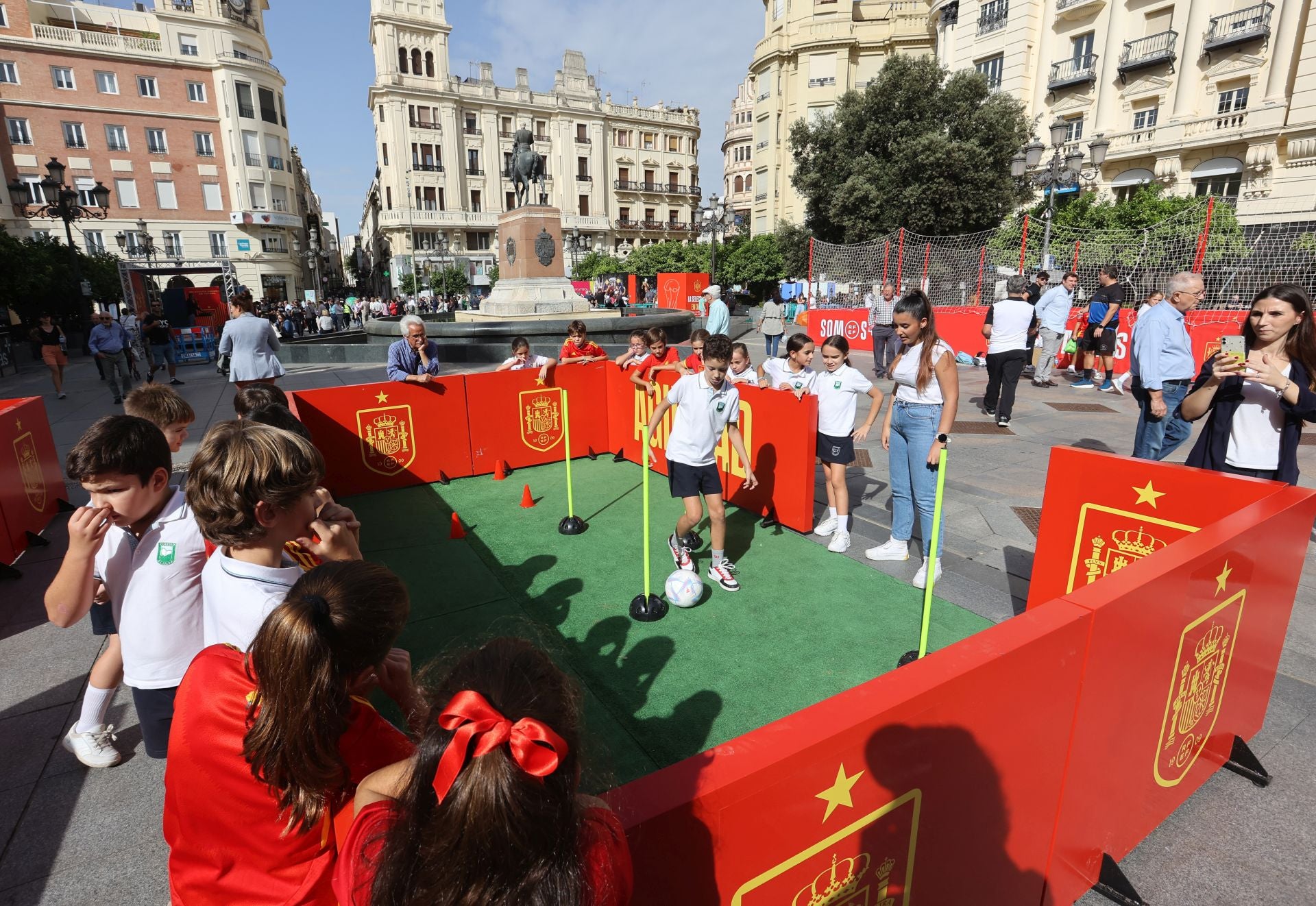 Fotos: la espectacular &#039;fan zone&#039; de la selección toma Las Tendillas