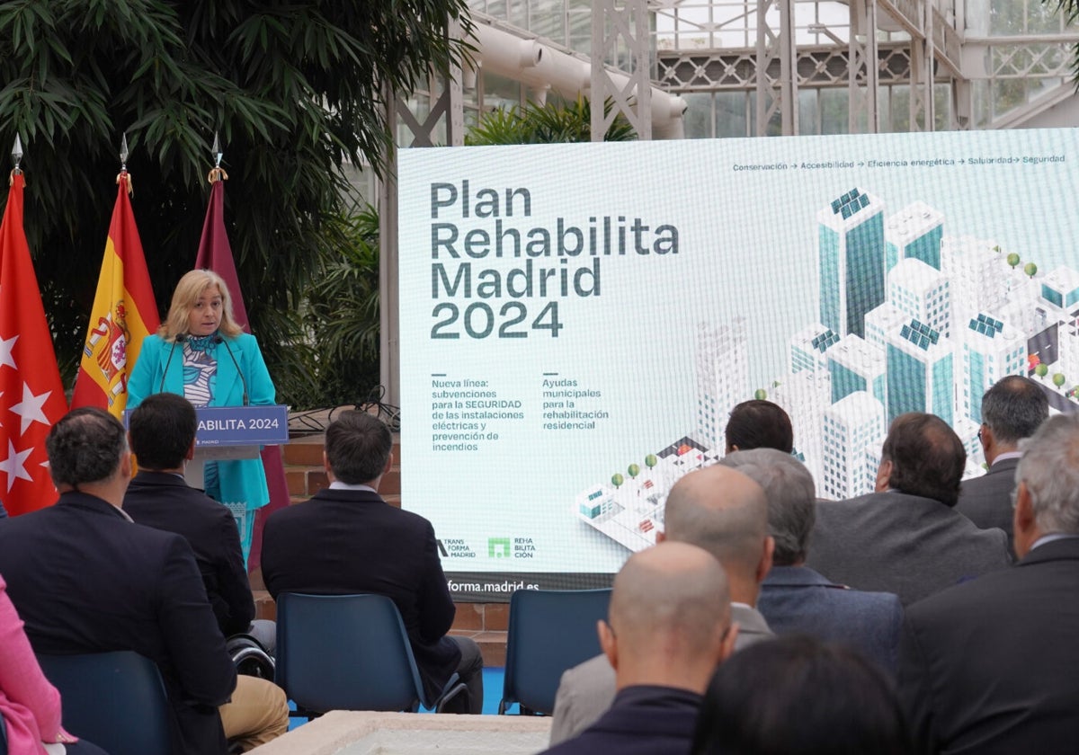 Inmaculada Sanz, vicealcaldesa de Madrid, en la presentación del Plan Rehabilita 2024