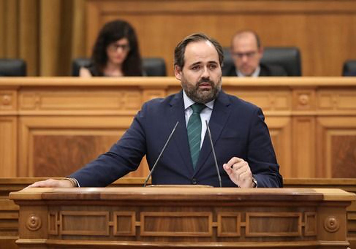 Paco Núñez durante su intervención en las Cortes regionales