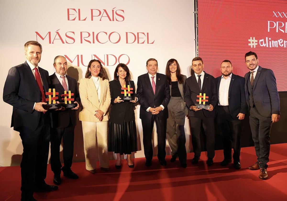 Entrega de la XXXVI edición de los premios Alimentos de España, que preside el ministro de Agricultura, Pesca y Alimentación. Luis Planas. Asiste la consejera de Agricultura, Ganadería y Desarrollo Rural, María González Corral