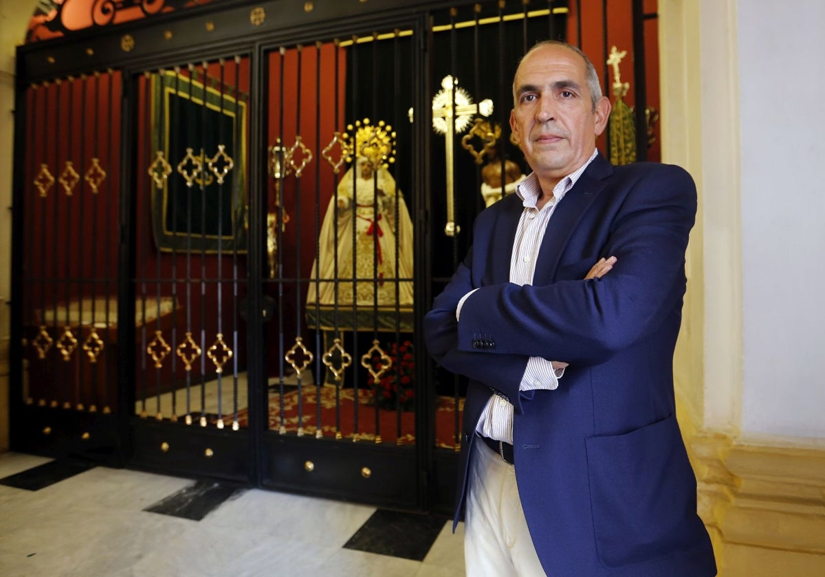 Rafael García Cerezo, ante los titulares de su hermandad