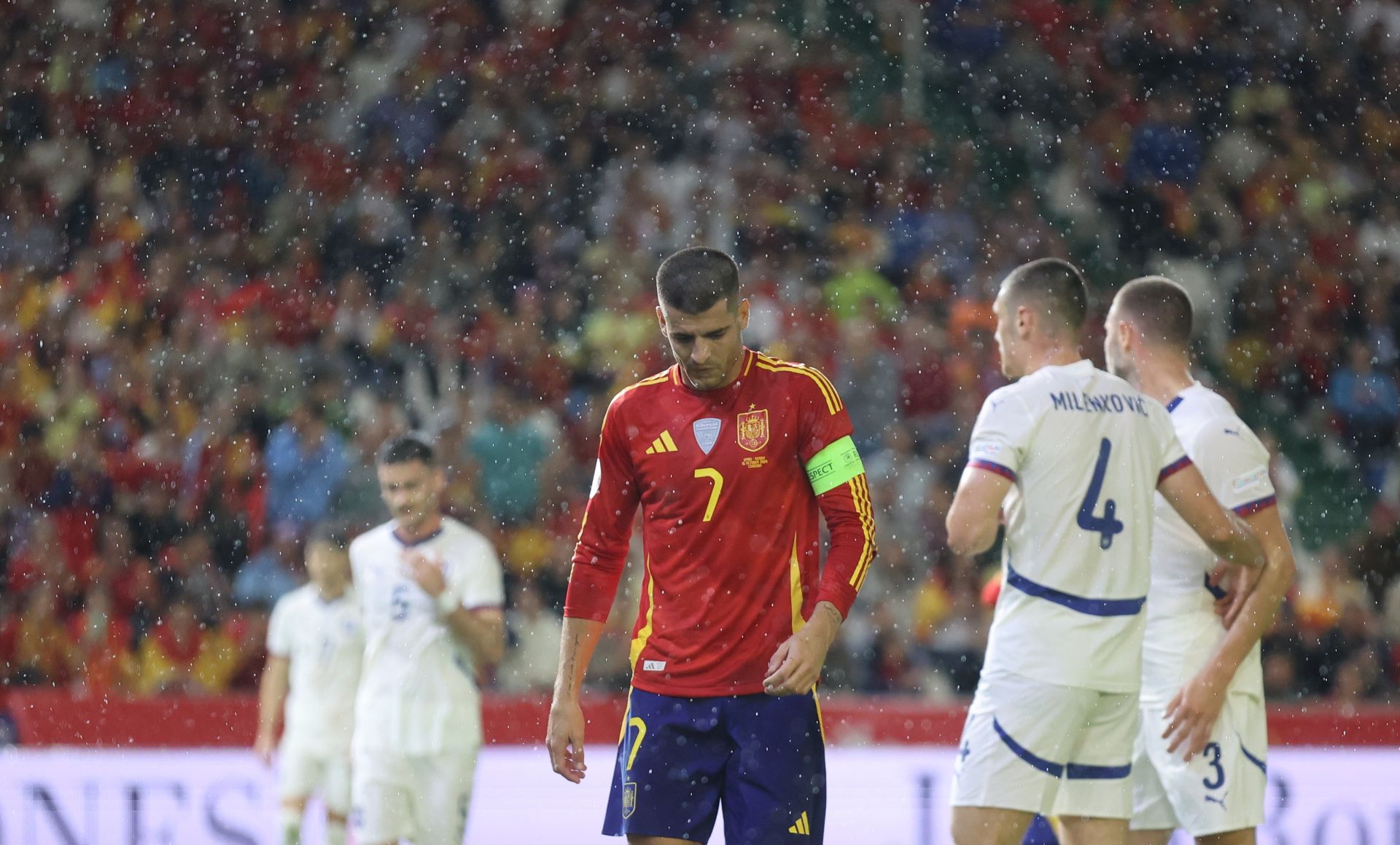 Fotos: el espectacular ambiente de El Arcángel en el España-Serbia