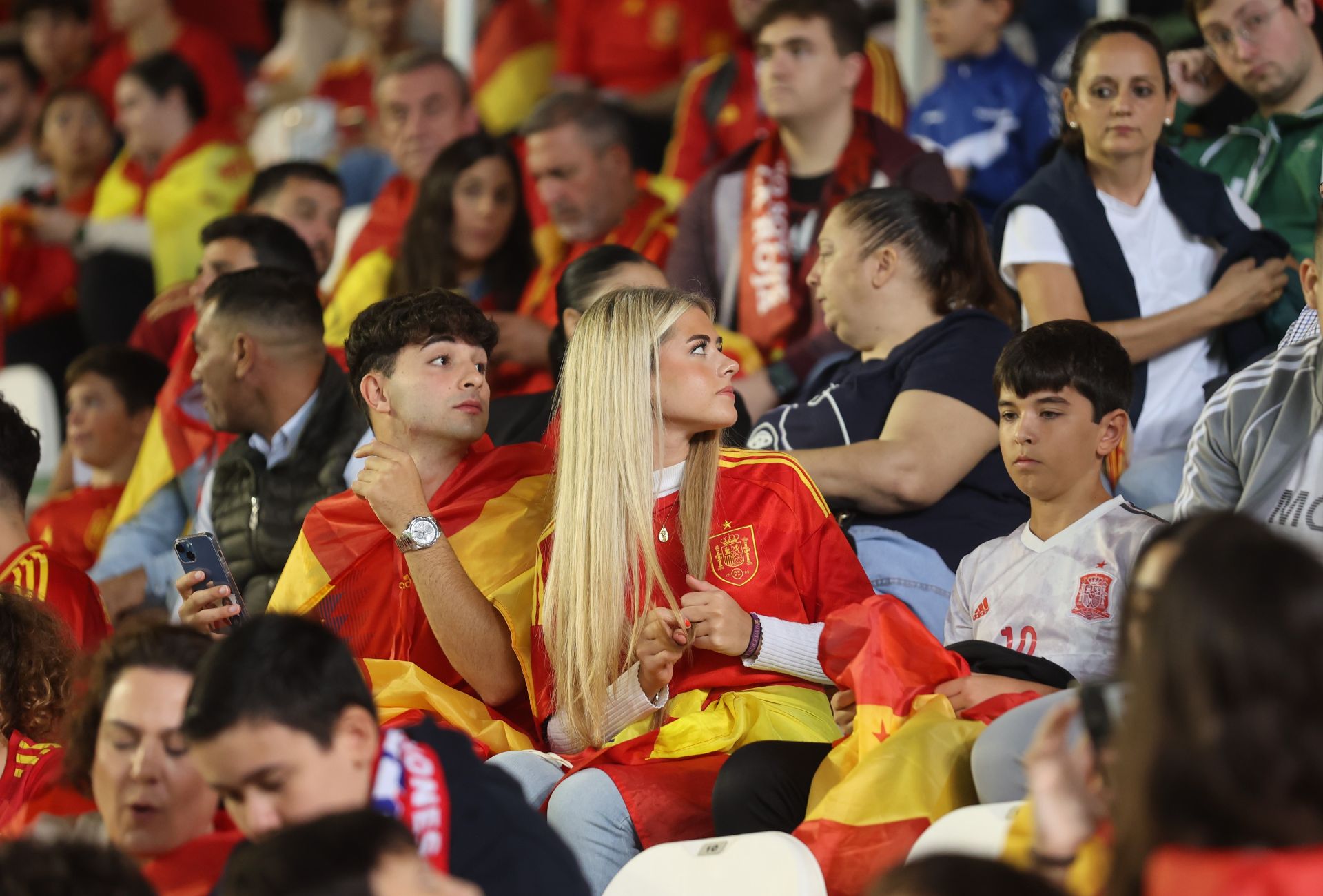 Fotos: el espectacular ambiente de El Arcángel en el España-Serbia