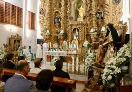 Lucena despide a las monjas carmelitas tras cuatro siglos con una misa del obispo de Córdoba