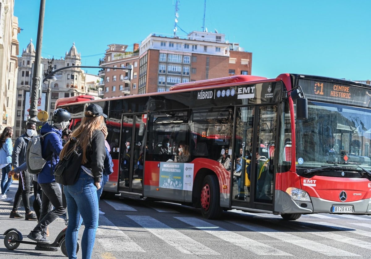 Imagen de archivo de un autobús de la EMT de Valencia