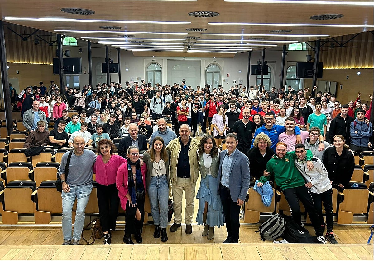 La 'Jornada Cáncer y Ejercicio Físico' se ha celebrado en el paraninfo de la UCLM en Toledo