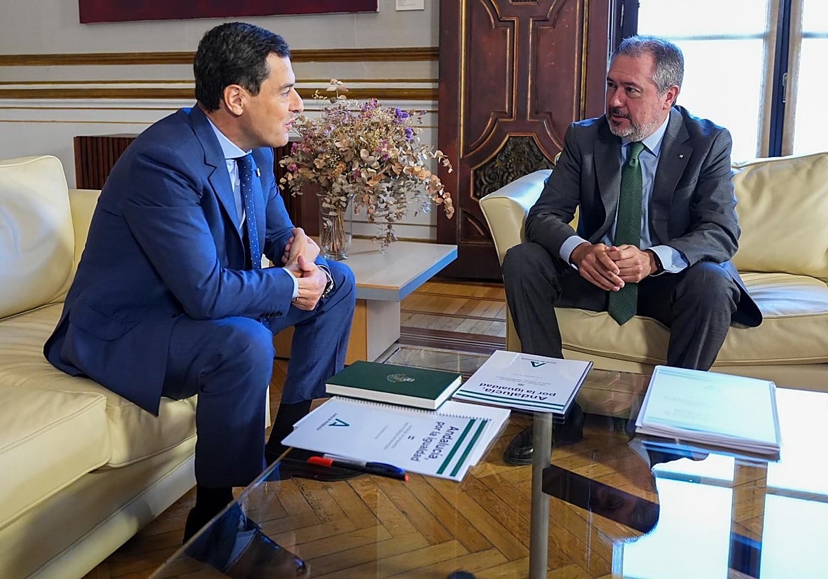 Juan Espadas y Juanma Moreno