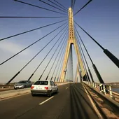 Vista del puente internacional sobre el río Guadiana entre Ayamonte Huelva y Castro Marín