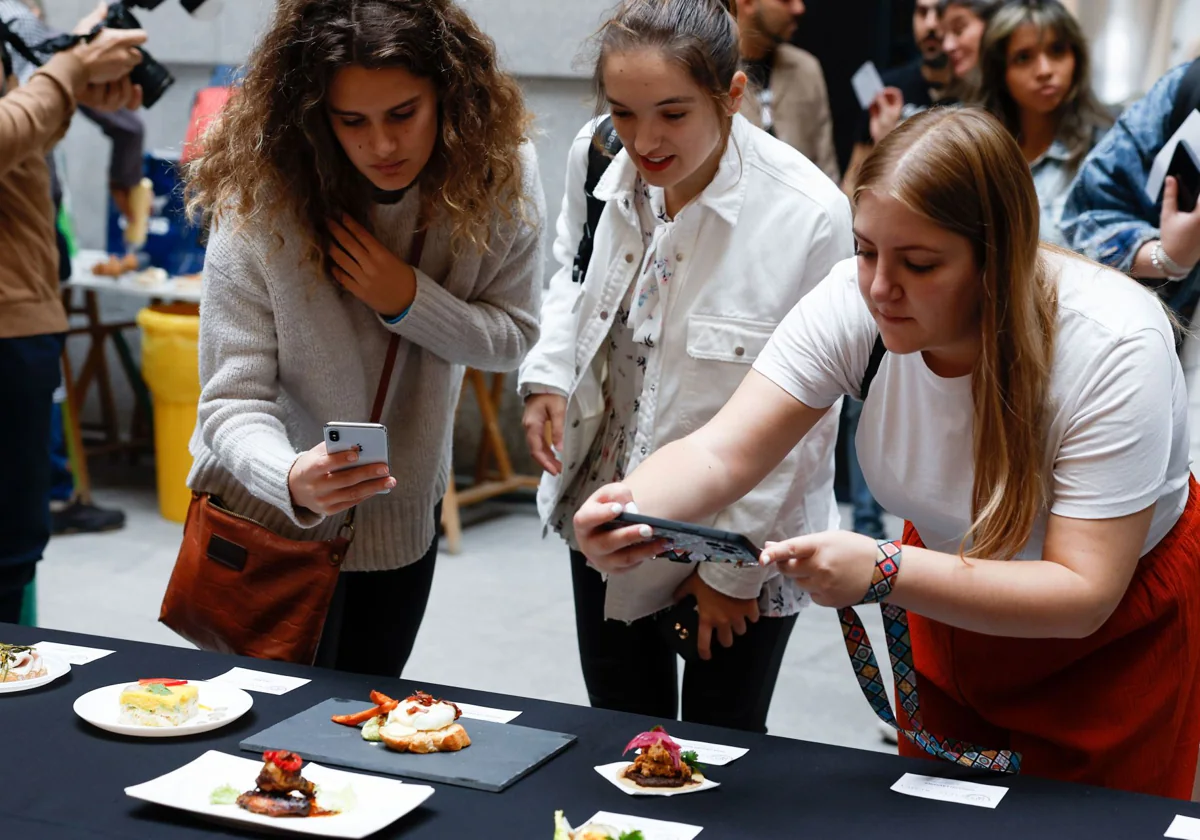 Tapapiés 2024: fechas, programacion, tapas, conciertos y todo lo que necesitas saber de la fiesta en Lavapiés