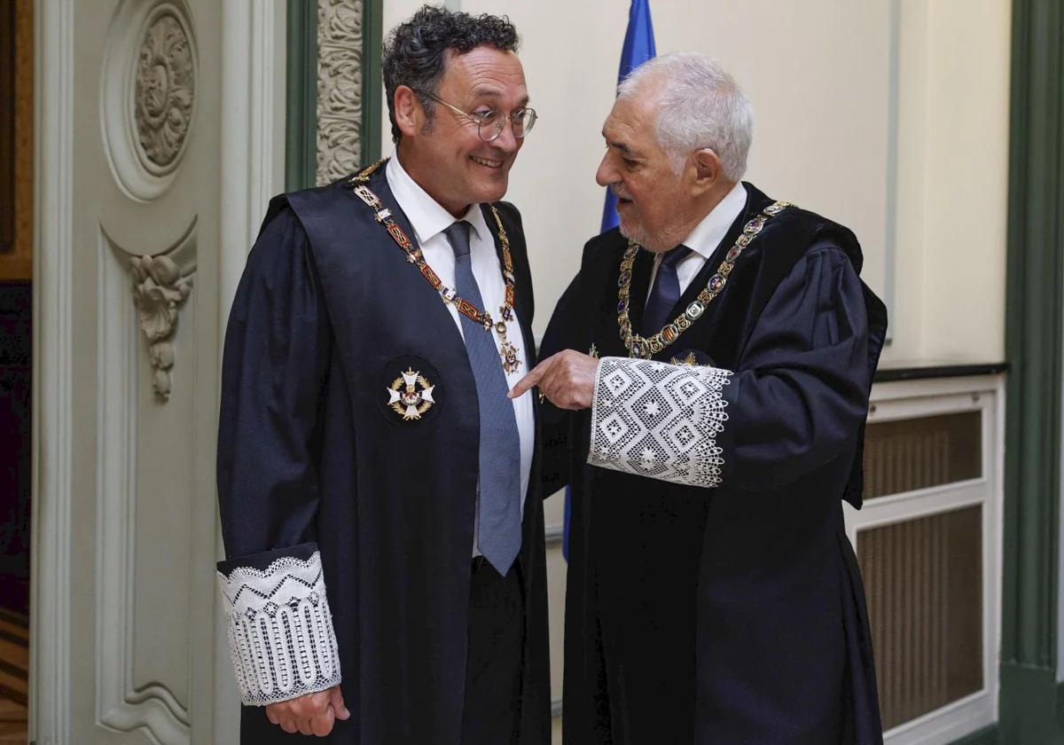 El fiscal general del Estado, Álvaro García Ortiz, junto al presidente del Tribunal Constitucional, Cándido Conde-Pumpido