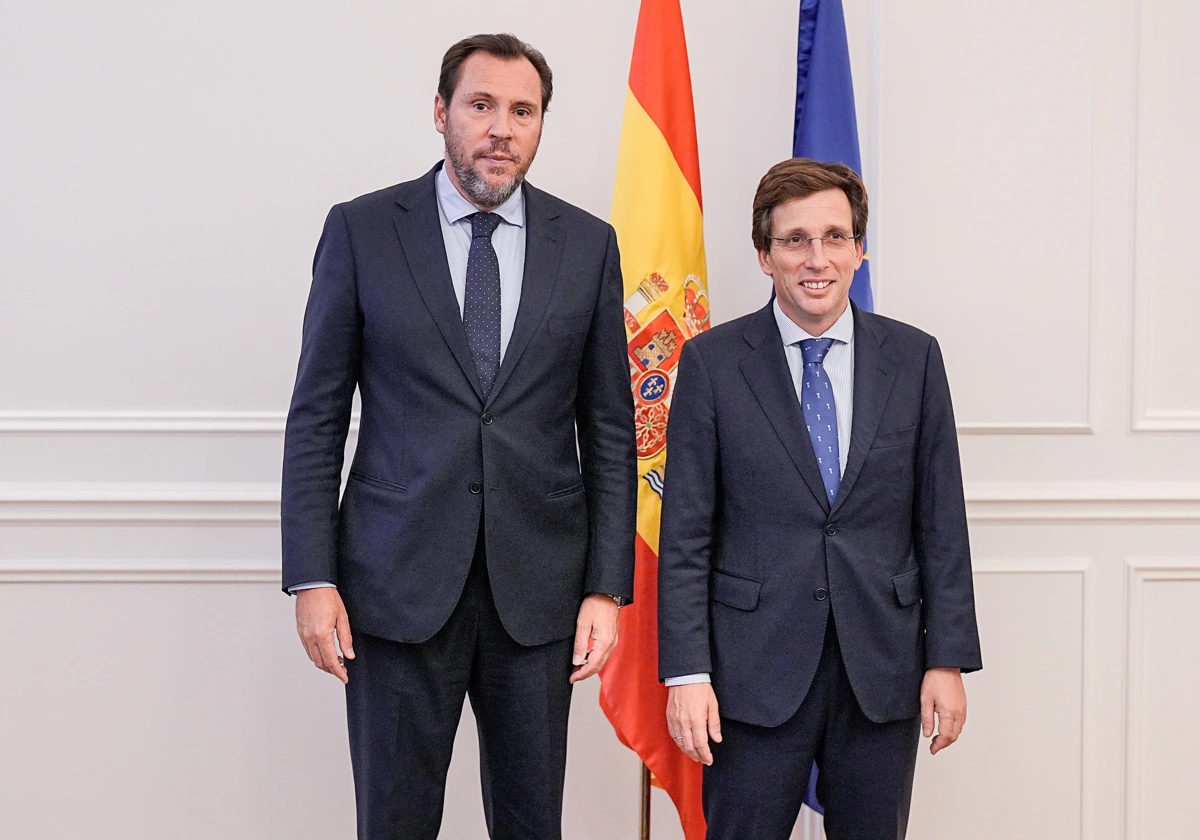 El ministro, Óscar Puente, con el alcalde de Madrid, Jsoé Luis Martínez Almeida