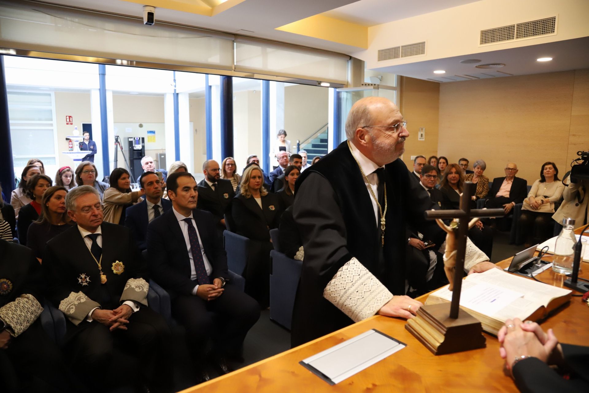 La solemne toma de posesión de José Carlos Arias como decano de los abogados de Córdoba, en imágenes