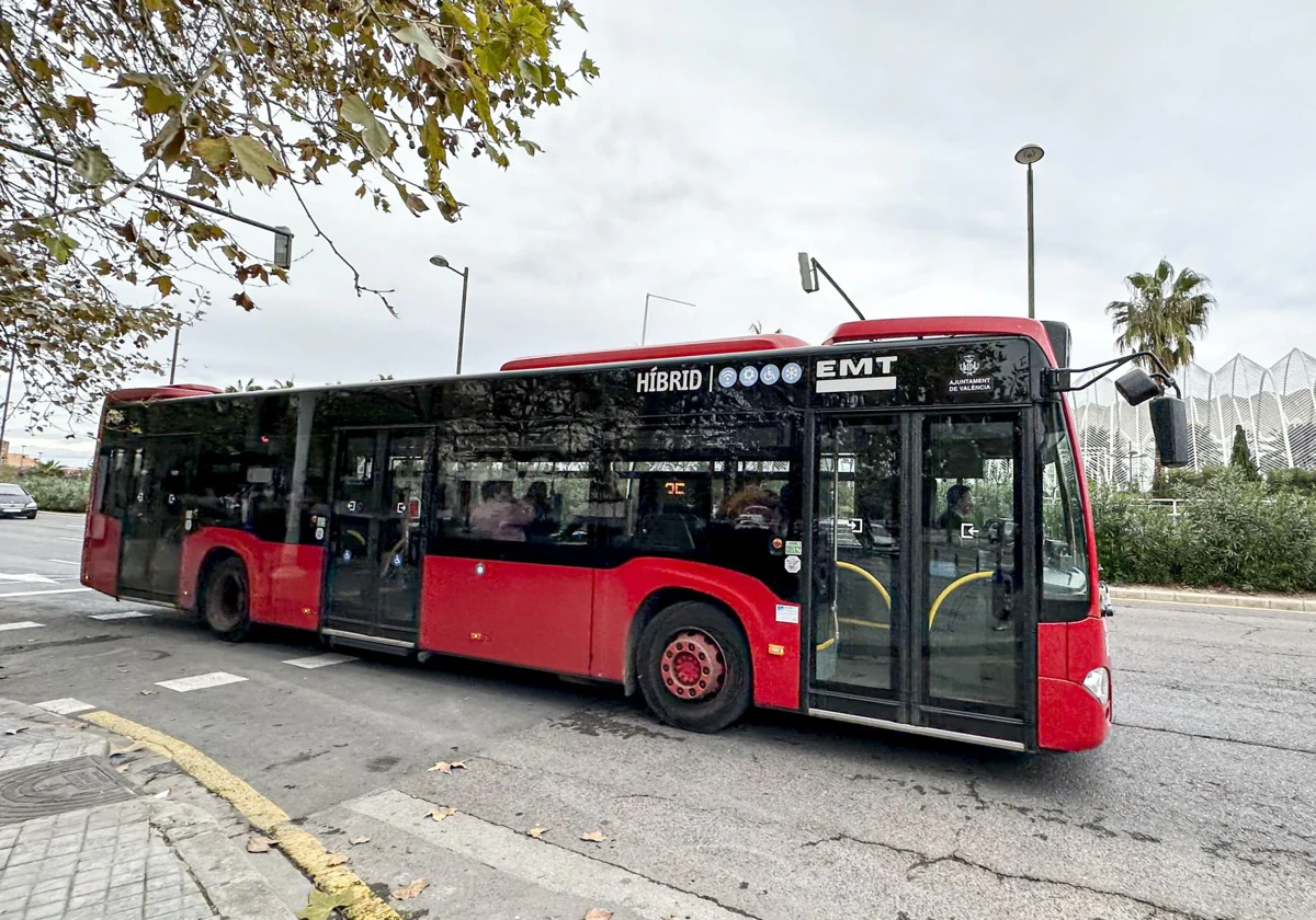 Imagen de archivo de un autobús de EMT Valencia