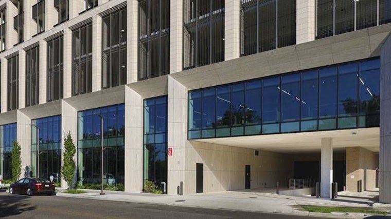 Fachada ventilada en Dekton Sterling del edificio 180 E. Water Street, en Kalamazoo, Michigan