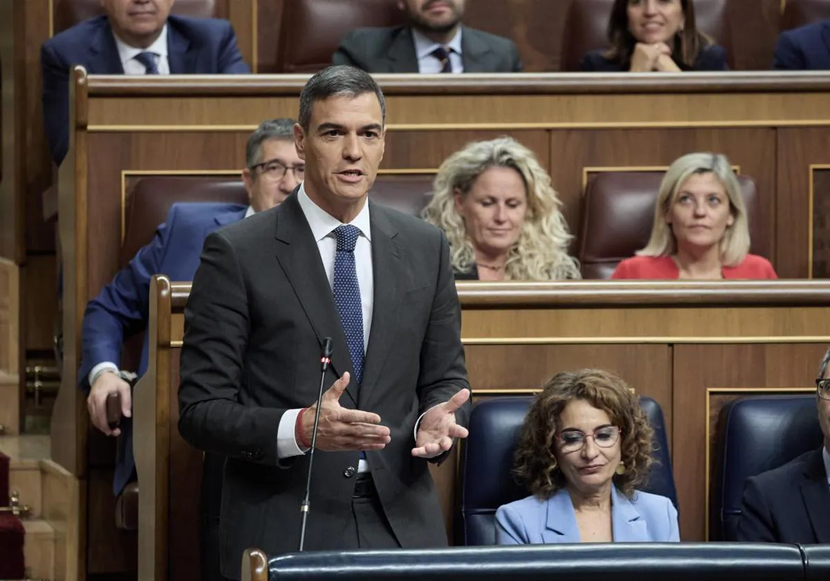 Pedro Sánchez durante la sesión de control al Gobierno en el Congreso sobre la política migratoria y la ley que influye a presos de ETA