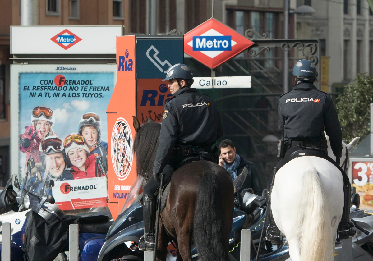 Policía Municipal patrullando por el centro