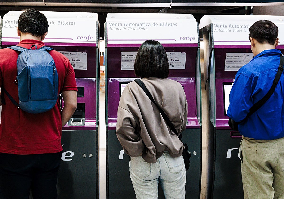 Pasajeros en la estación de tren de Atocha
