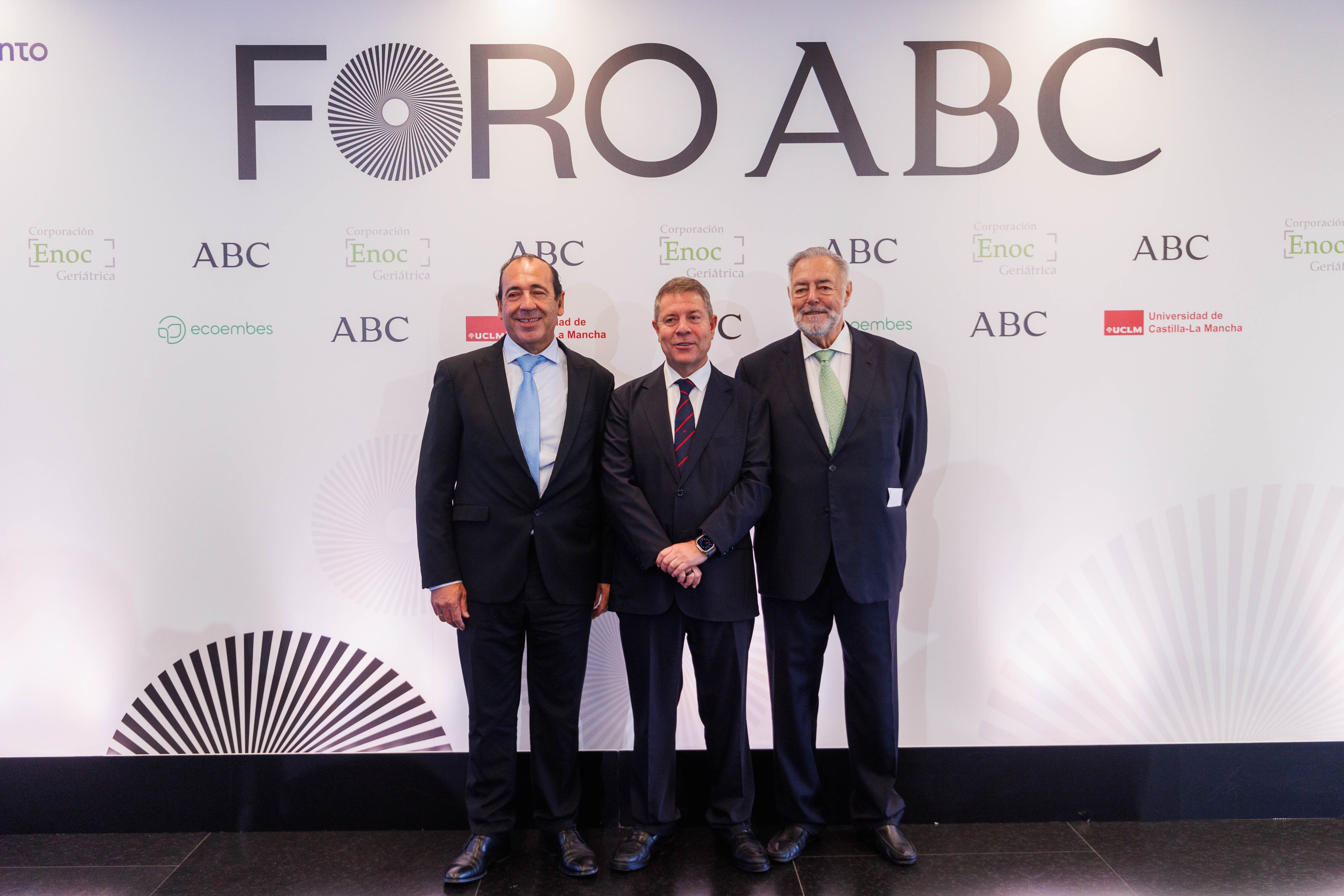 Alejandro García, CEO de Enoc Corporación; Emiliano García-Page, presidente de Castilla-La Mancha y Antonio Muñoz, presidente de Enoc Corporación.