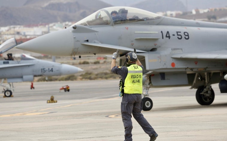 Imagen principal - El Ejército del Aire se pone a prueba en un macro ejercicio que reúne a más de 1.500 aviadores en Canarias