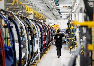 Renault propone a los sindicatos prorrogar el convenio colectivo vigente al año 2025