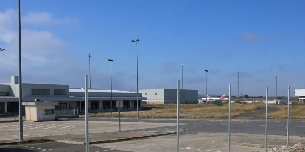 El Ministerio descarta que el aeropuerto de Ciudad Real acoja migrantes «por razones técnicas»