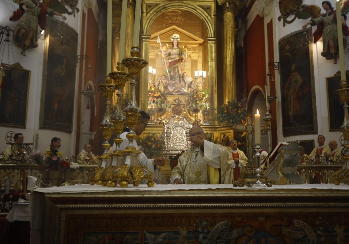 El obispo de Córdoba, Demetrio Fernández durante su homilía en la iglesia del Juramento