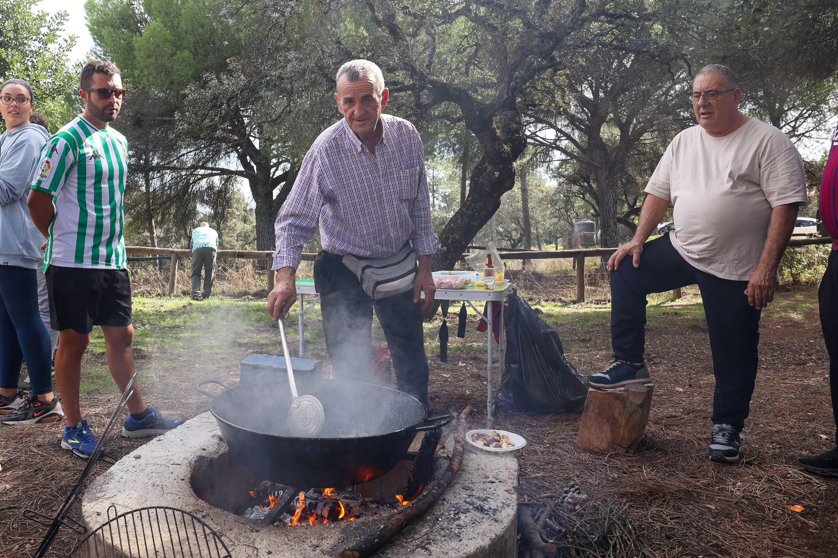 Los inigualables peroles por el Día de San Rafael en Córdoba, en imágenes