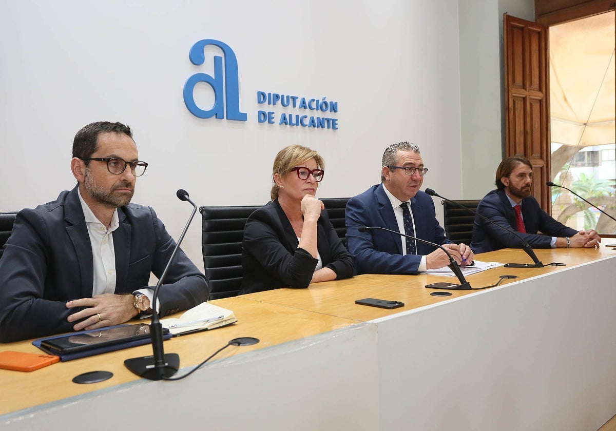 Presentación del plan sobre el ciclo del agua en la Diputación de Alicante