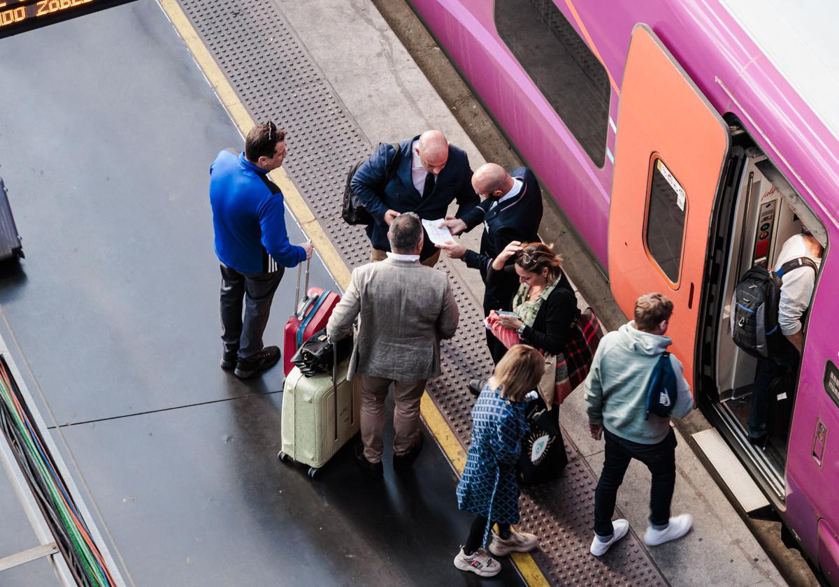 Un tren averiado entre Atocha y Chamartín vuelve a provocar retrasos de casi una hora