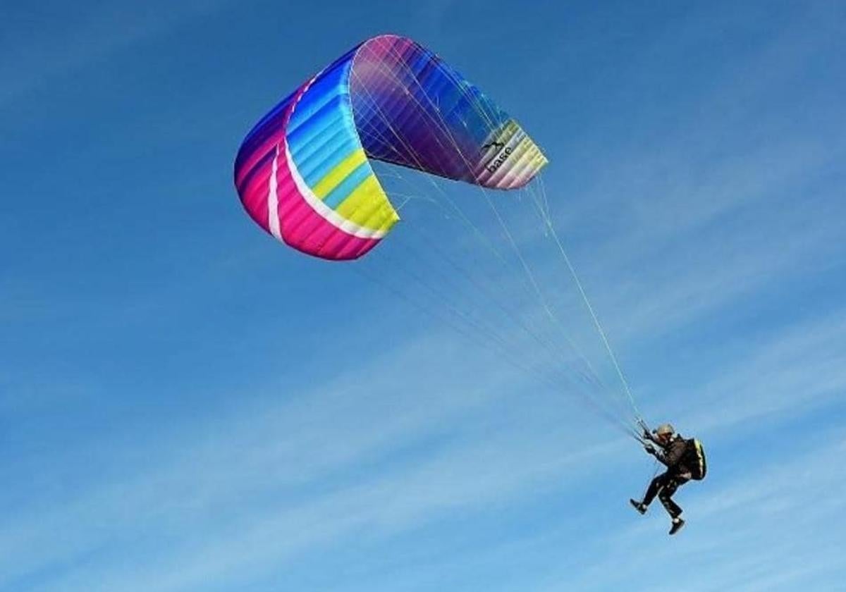 Montero ha conquistado dos medallas históricas e inéditas en el parapente español