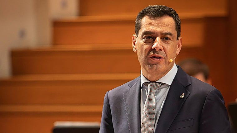 El persidente de la Junta, en otro momento de su intervención