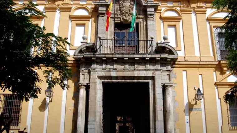 Fachada de la actual Facultad de Filosofía y Letras de la Universidad de Córdoba