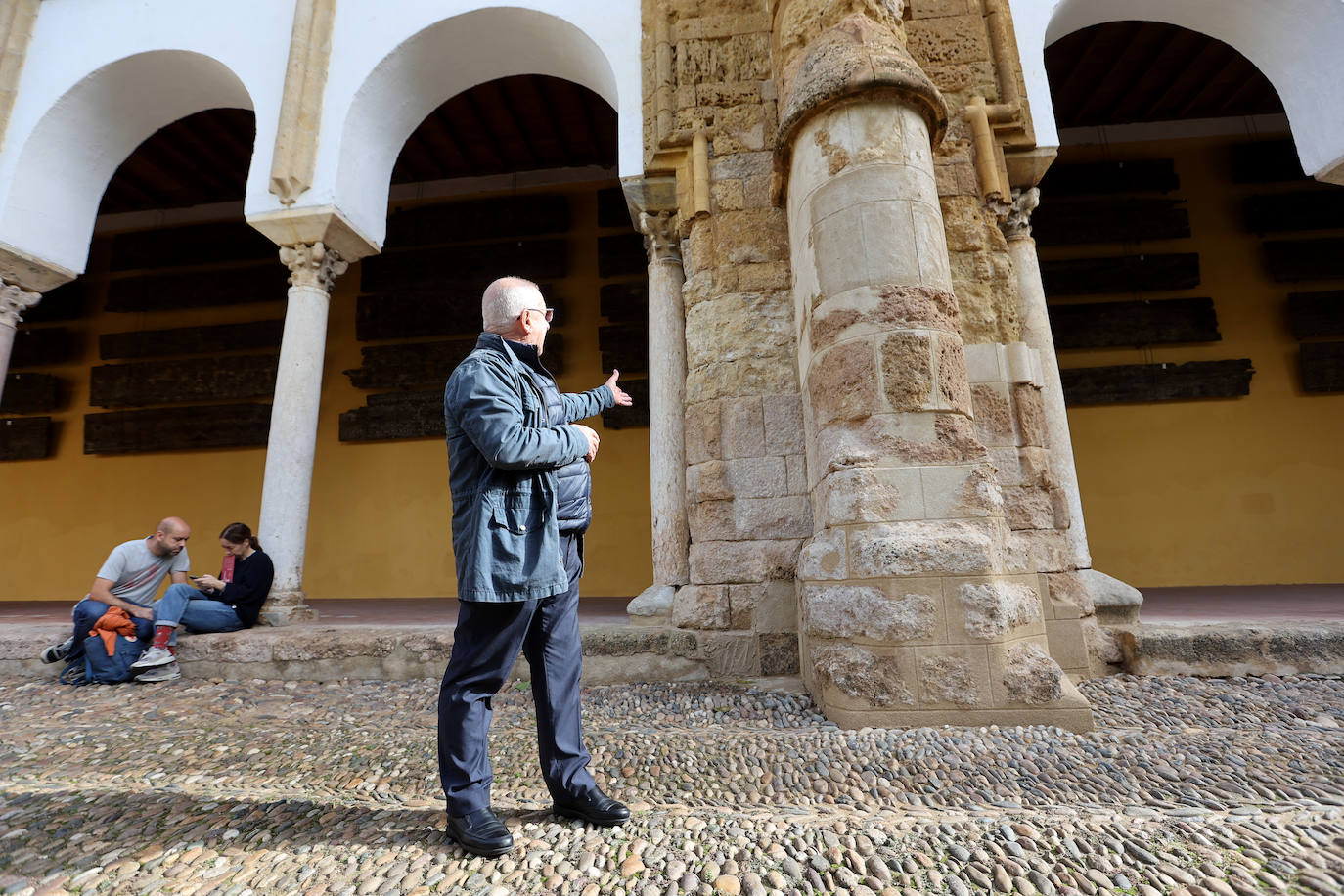 La restaurada capilla de San José y el contrafuerte de la Mezquita-Catedral de Córdoba, en imágenes