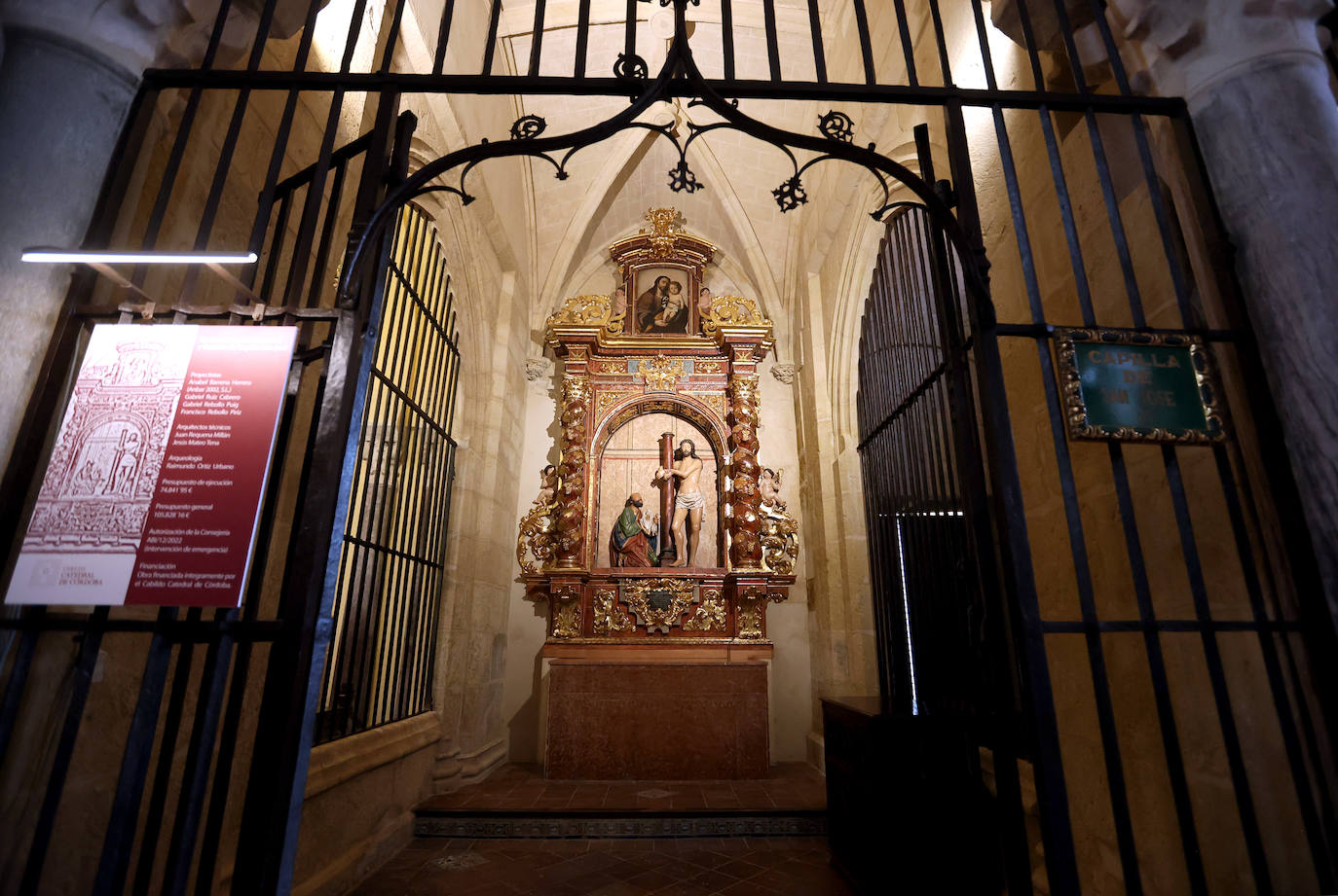 La restaurada capilla de San José y el contrafuerte de la Mezquita-Catedral de Córdoba, en imágenes