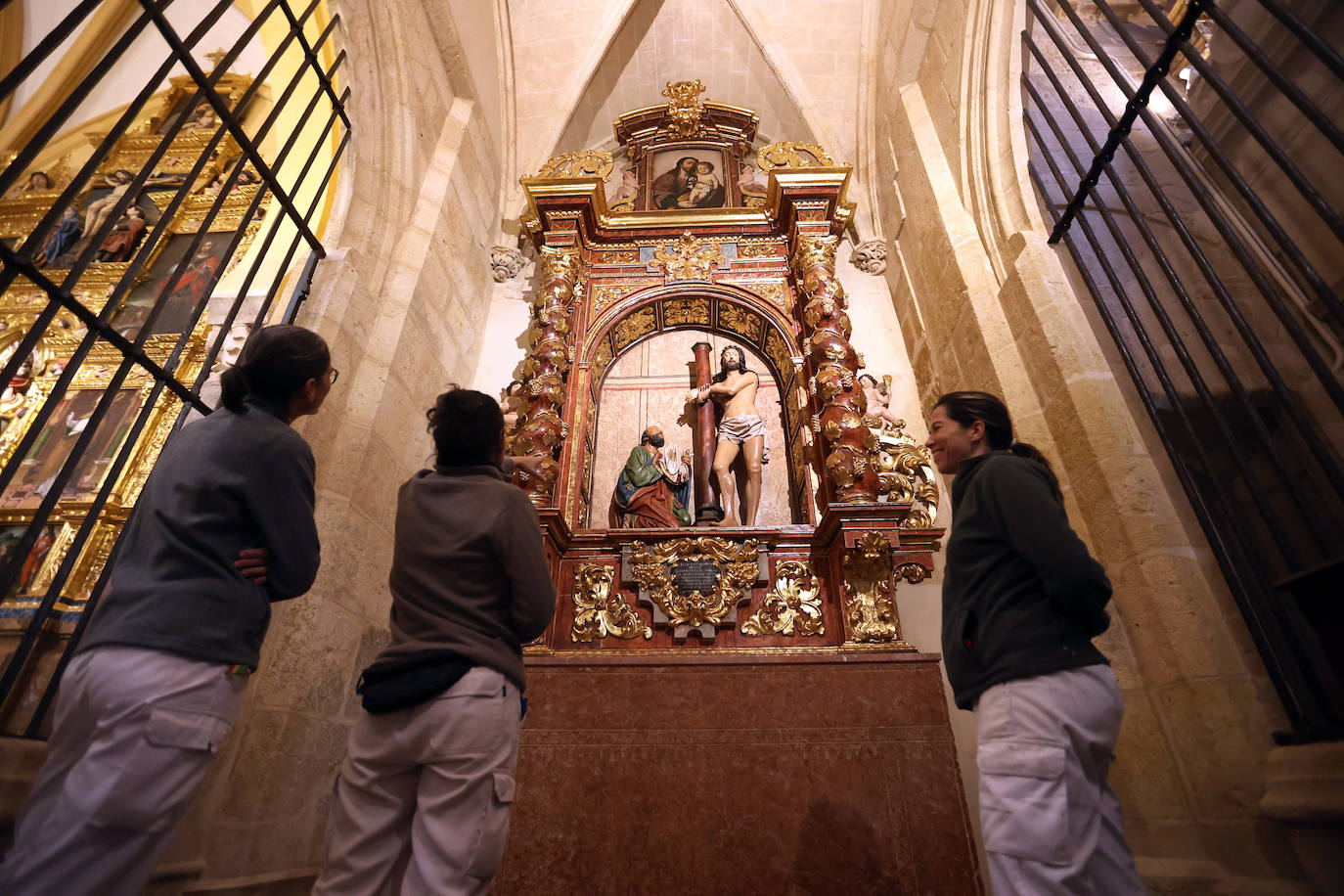 La restaurada capilla de San José y el contrafuerte de la Mezquita-Catedral de Córdoba, en imágenes