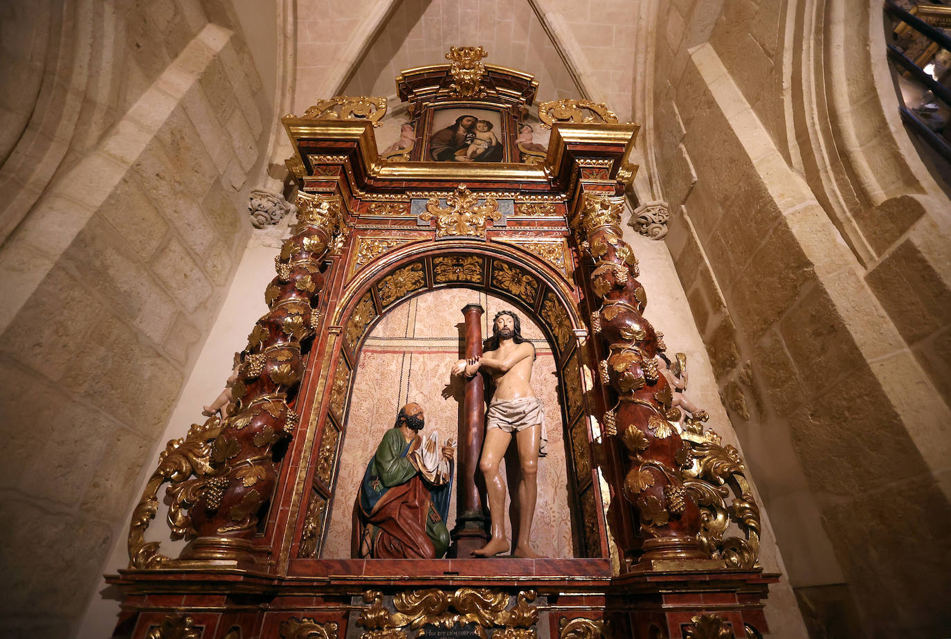 La restaurada capilla de San José y el contrafuerte de la Mezquita-Catedral de Córdoba, en imágenes