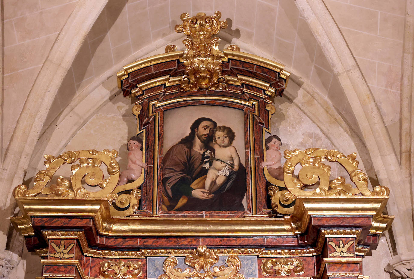 La restaurada capilla de San José y el contrafuerte de la Mezquita-Catedral de Córdoba, en imágenes