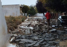 El temporal obliga a cortar dos carreteras en el norte de Granada y hoy continúa en las comarcas de Baza y Guadix